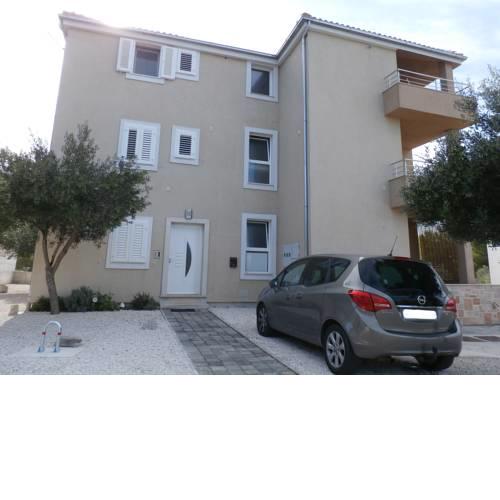 Apartment Milna Lulu