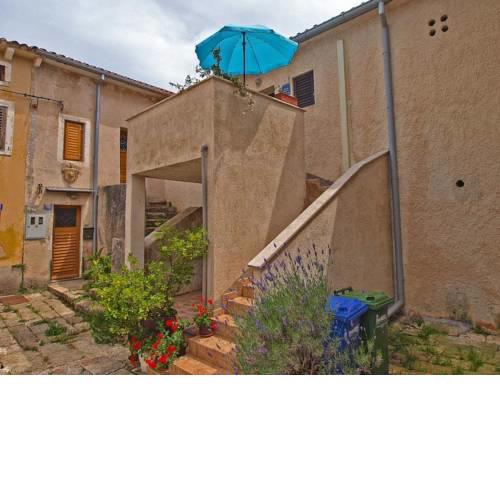 Apartment Mir