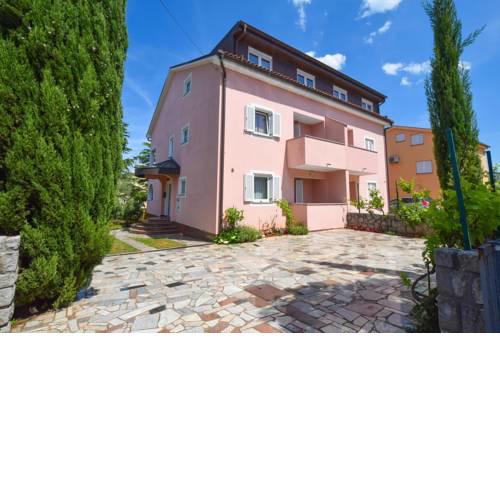 Apartment Mira