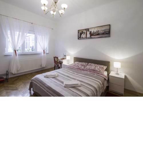 Apartment Mira