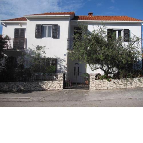 Apartment Mira