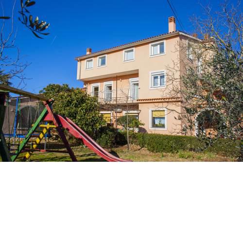 Apartment M&M near Pula with 3 bedrooms