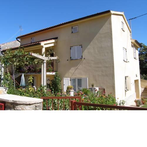 Apartment near Banjole Port in Scogli Frascher