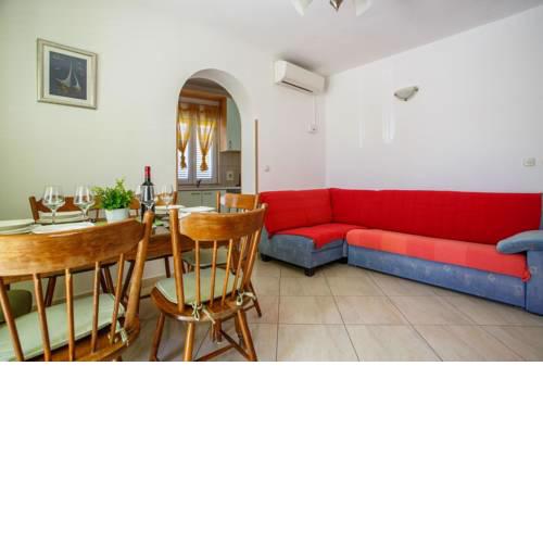 Apartment Nemira 15727e