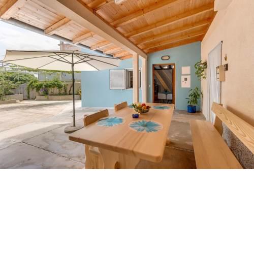 Apartment Nerezine 8049b