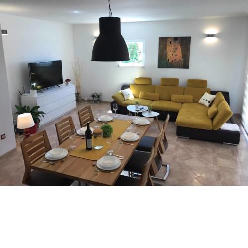 Apartments Nikolina
