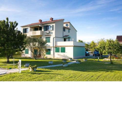 Apartment Nin 6560b