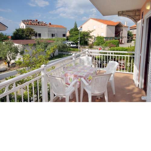 Apartment Njivice 5398c
