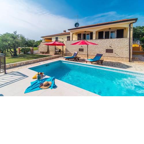 Apartment Nono with shared pool