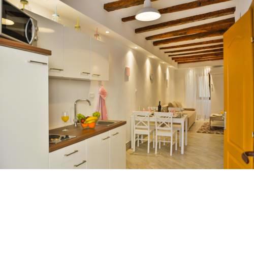 Apartment Nora 2 - Old city center