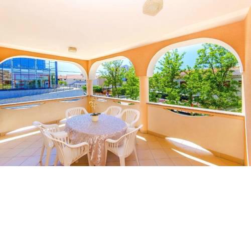 Apartment Novalja 17000b