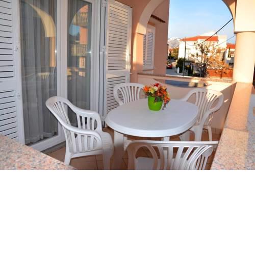 Apartment Novalja 17000e