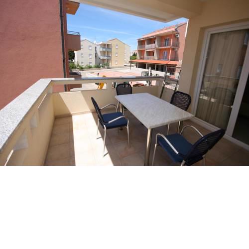 Apartment Novalja 3294c