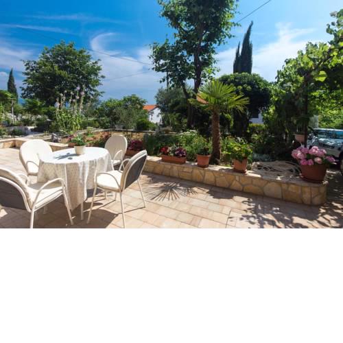 Apartments with a parking space Novi Vinodolski - 11702