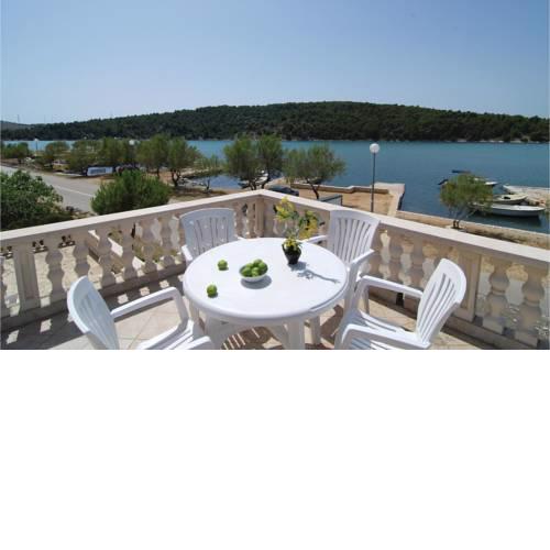 Apartment Obala Morinje I