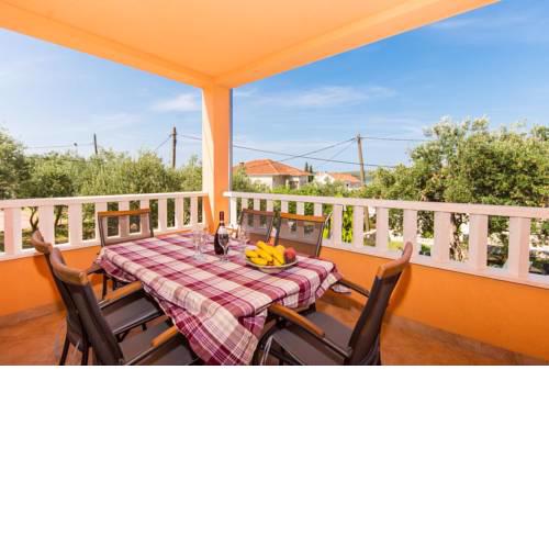 Apartment Okrug Gornji 16901a