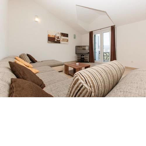 Apartment Okrug Gornji 8626g