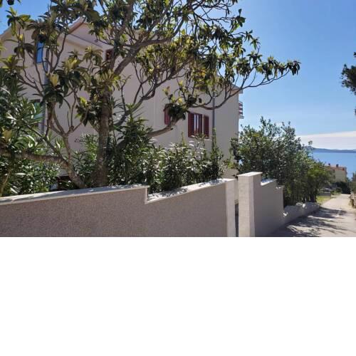 Apartment Overlooking the Sea 360