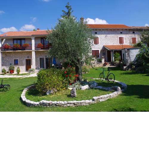 Luxurious Apartment in sajini Croatia with Swimming Pool
