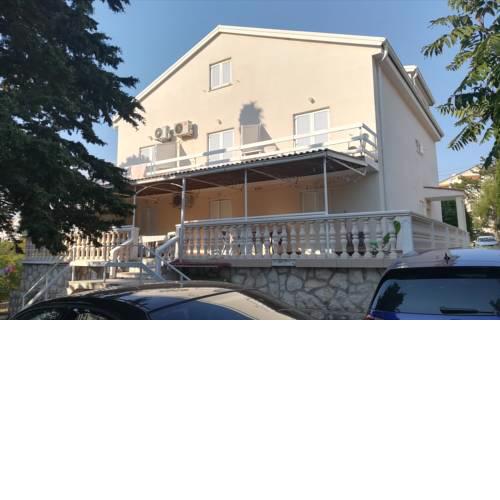 Apartment Paris Novalja