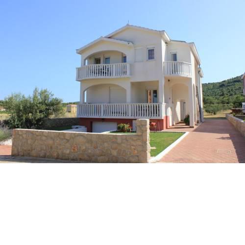 Apartments by the sea Pasman - 8215