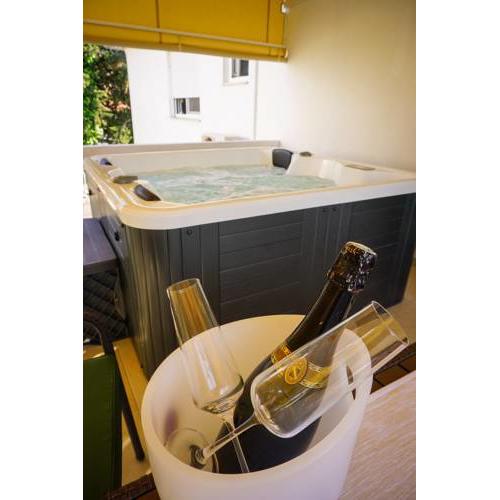 Apartment Paula with Private Jacuzzi