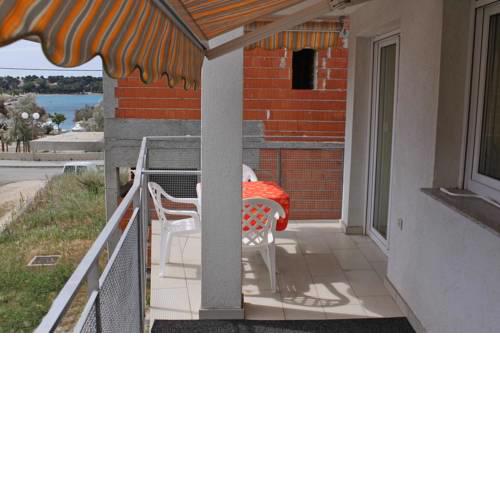 Apartment Petrcane 3280b