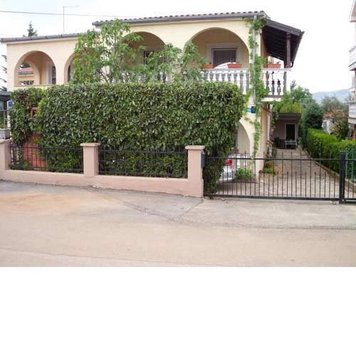 Apartment Pinezici 15269b