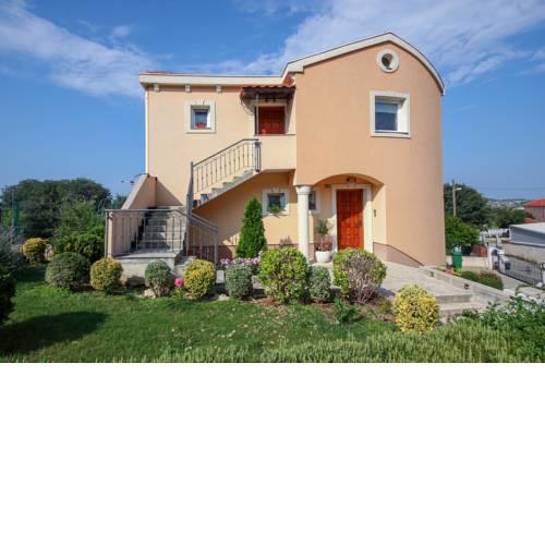 Apartment Polic