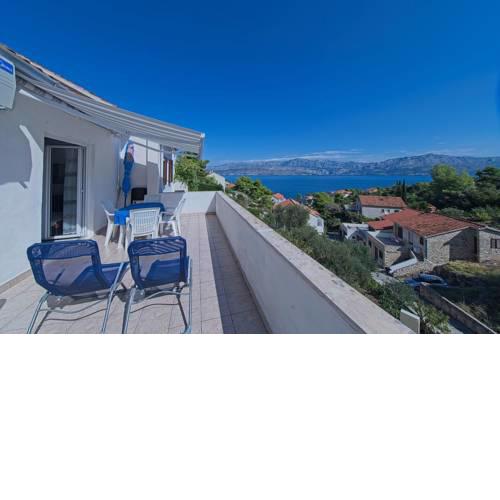 Apartments with a parking space Postira, Brac - 11168