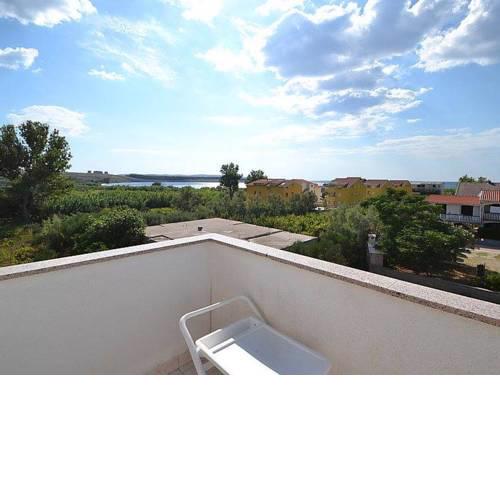 Apartment Povljana 12169a