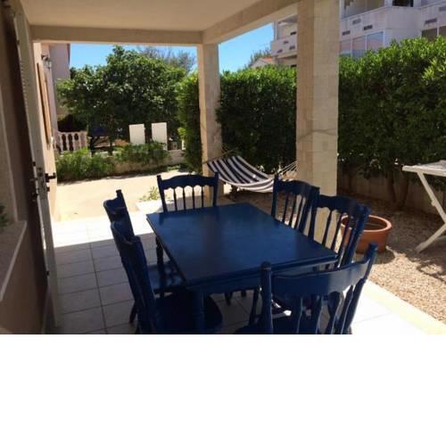 Apartment Povljana 16466a
