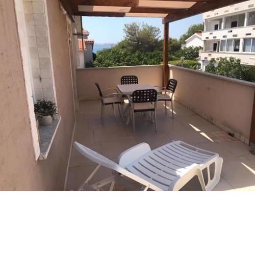 Apartment Povljana 16466b