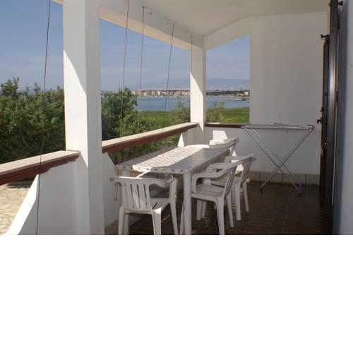Apartment Povljana 230b