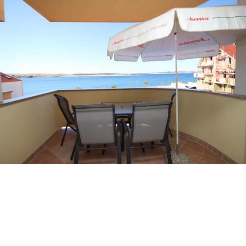 Apartment Povljana 3316d