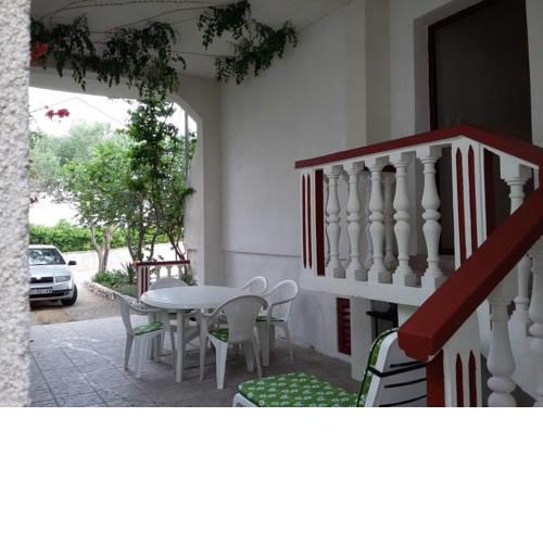 Apartment Povljana 6468a