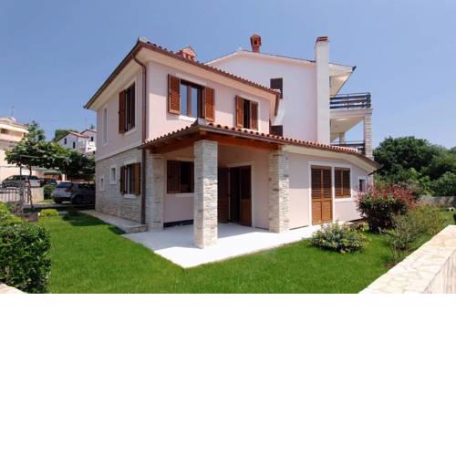 Apartment Premantura 2299a
