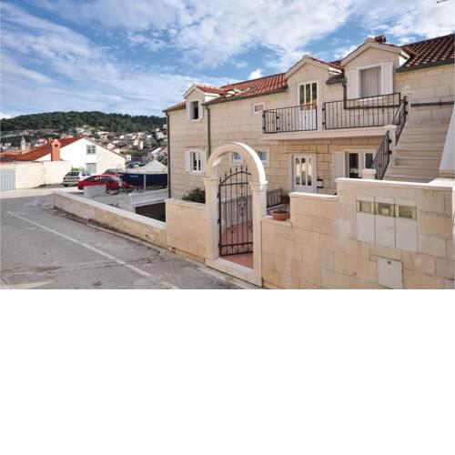 Apartment Pucisca 46