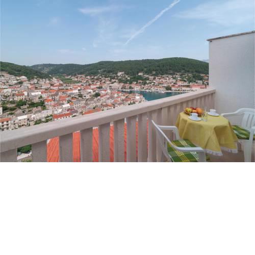Apartment Pucisca with Sea View II