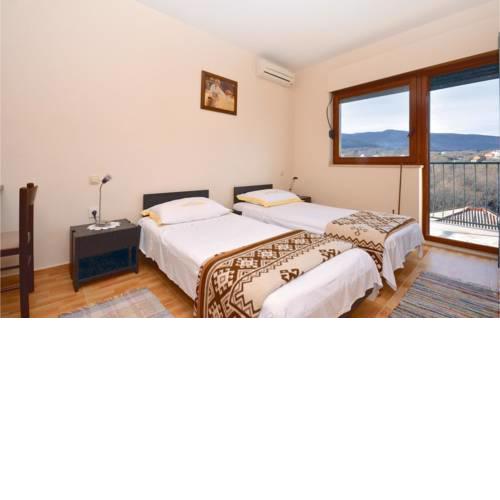 Apartment Put 08