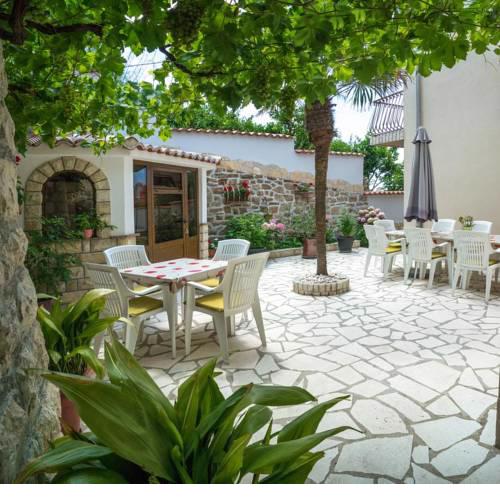 Apartment Rab 14120b