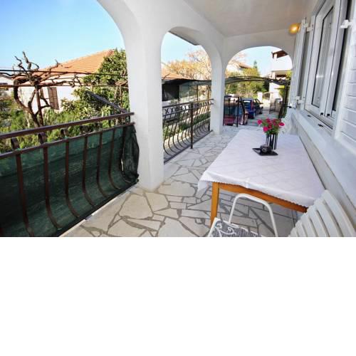 Apartment Rogoznica 10002b
