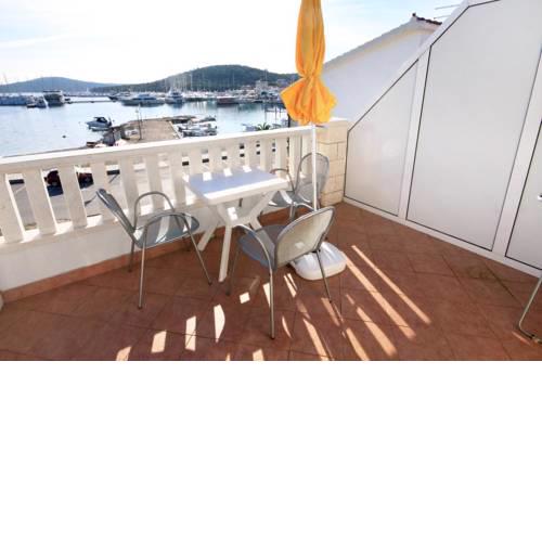Apartment Rogoznica 1087c