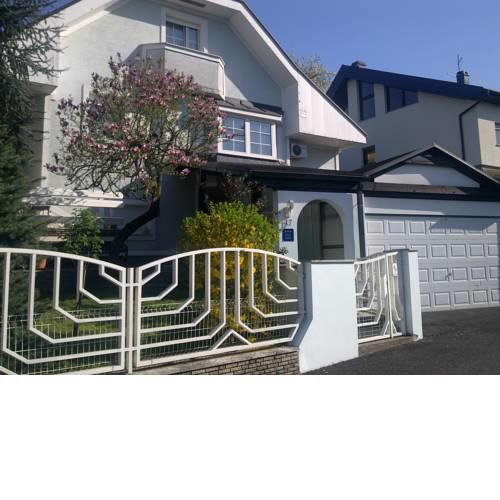 Apartment & Rooms Miboti