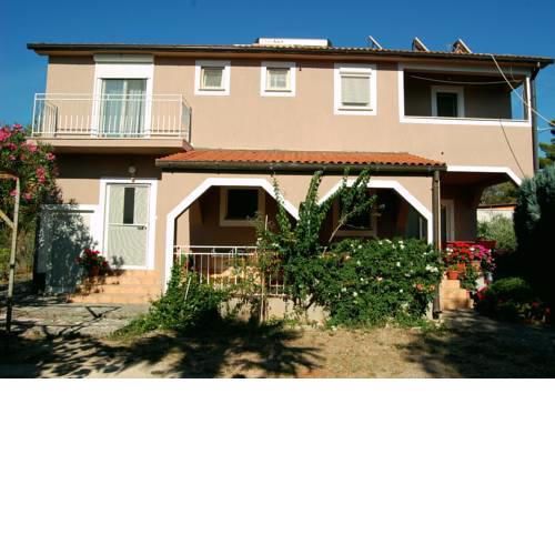 Apartment & Rooms Roza