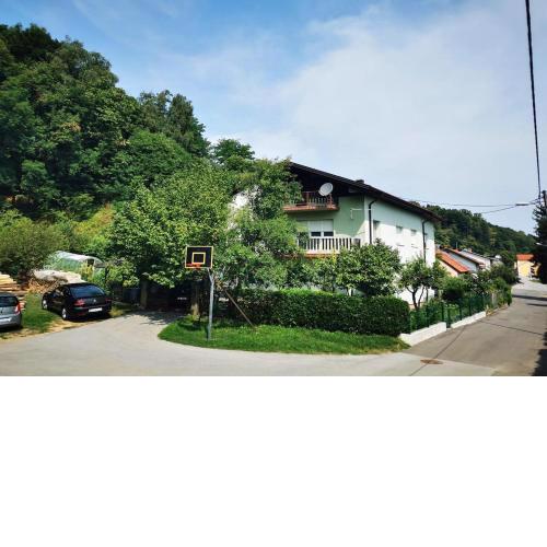 Apartment Sandra - Dubovac 1,7 km from centre