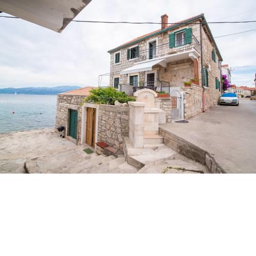 Apartment Sea Stone