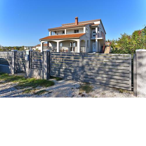 Apartment Sejfo 2135