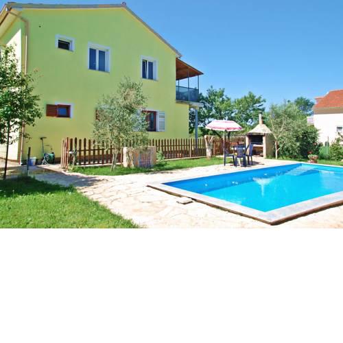 Apartment Sisanska 84