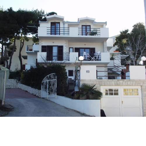 Apartment Slatine 460a